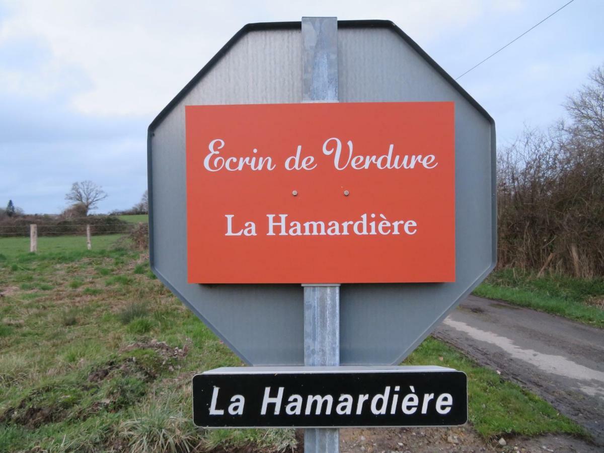 Ecrin De Verdure Sainte-Suzanne  Exteriör bild
